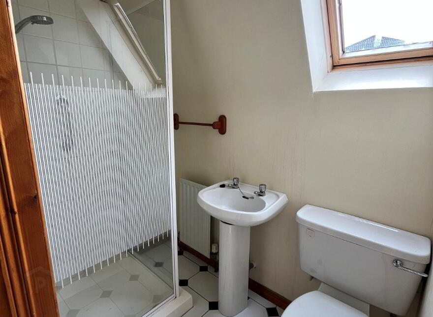 6 Minorca Drive, Carrickfergus, BT38 8WP