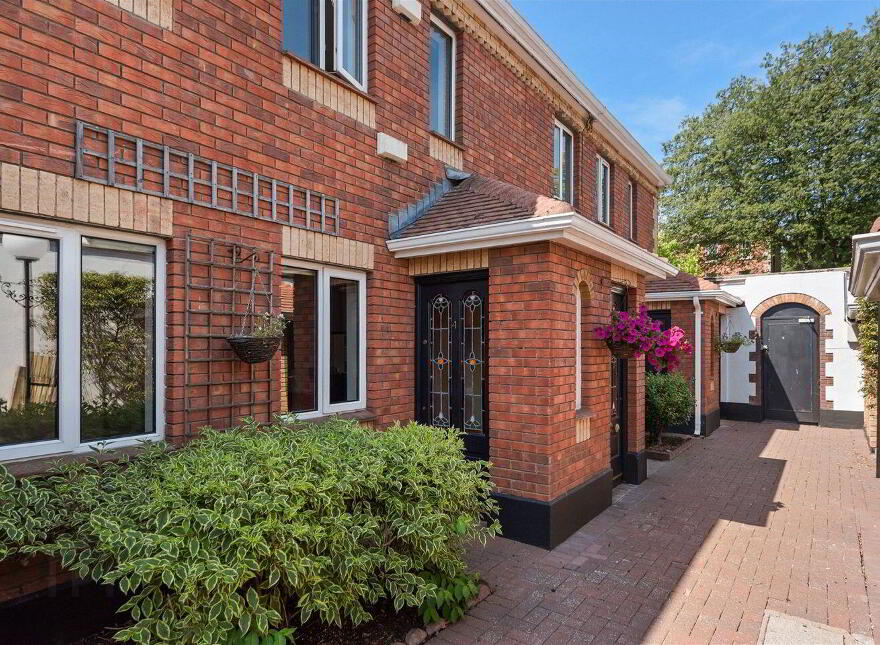 4 Kingsley Mews, Raglan Road, Ballsbridge, Ballsbridge, D04W935