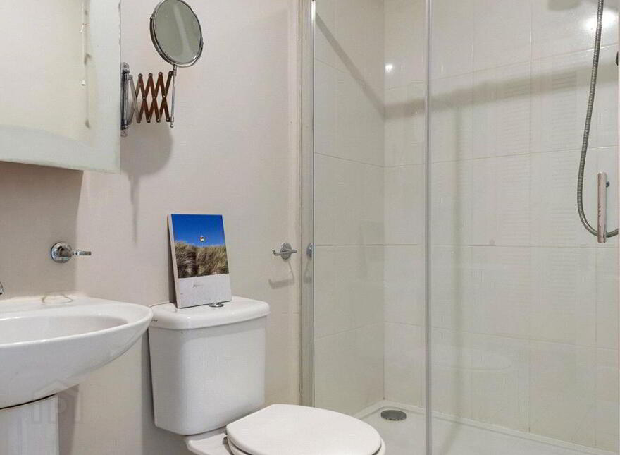 4 Kingsley Mews, Raglan Road, Ballsbridge, Ballsbridge, D04W935