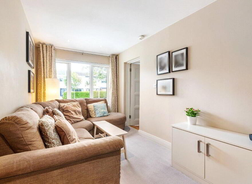 16 Cabinteely Way, Cabinteely, Cabinteely, D18HE06