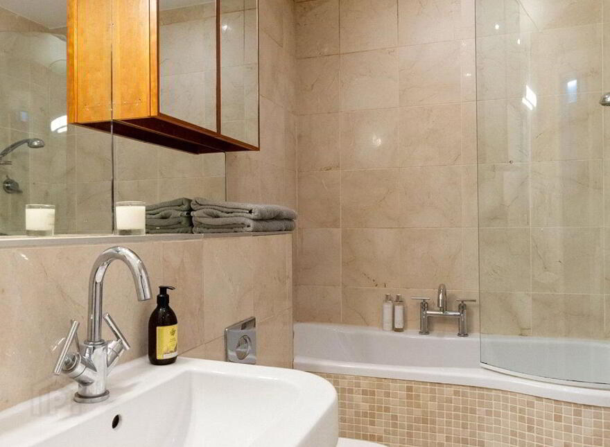 Apartment 4 29/30 Lad Lane, Dublin 2, D02HC62