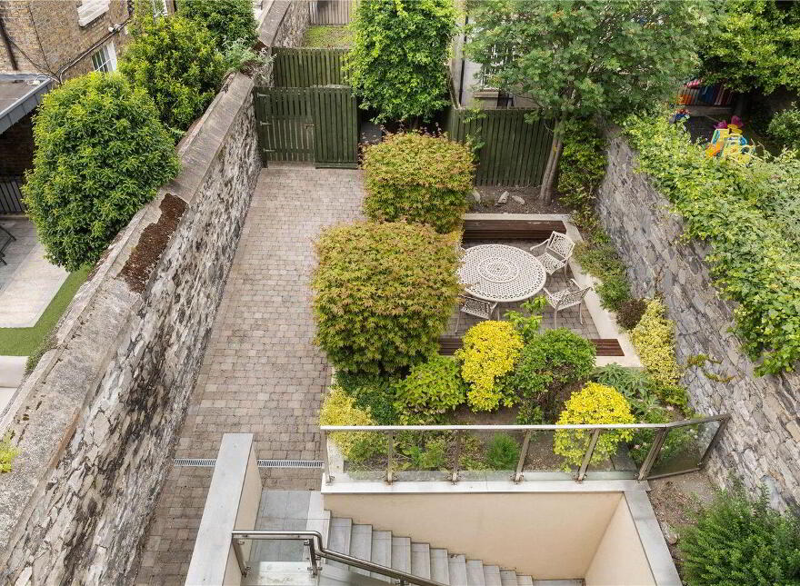 Apartment 4 29/30 Lad Lane, Dublin 2, D02HC62