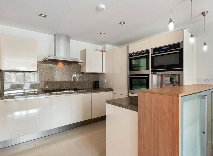 Apartment 58 Shrewsbury Square, Sandymount Avenue, Dublin 4, D04A3P8