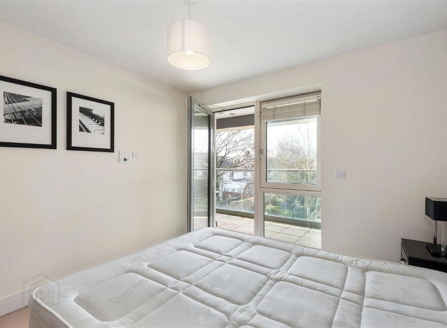 Apartment 58 Shrewsbury Square, Sandymount Avenue, Dublin 4, D04A3P8