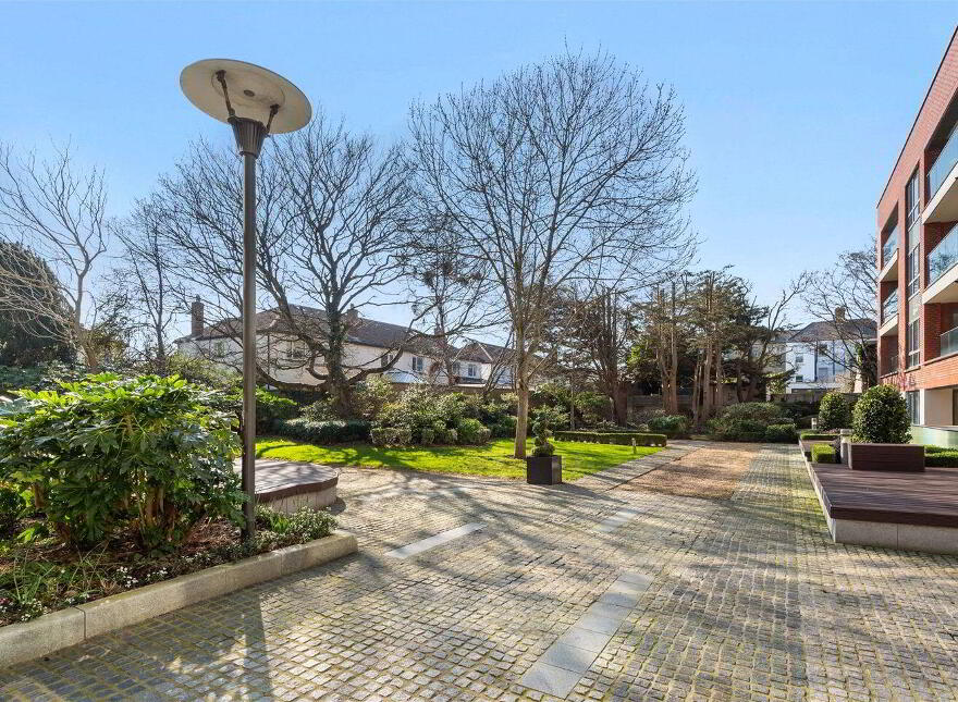 Apartment 58 Shrewsbury Square, Sandymount Avenue, Dublin 4, D04A3P8