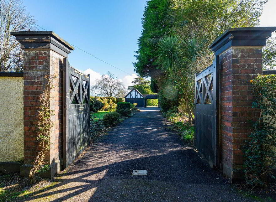 Kendalsbrae, Woodview, Douglas Road, Douglas, T12E0XV