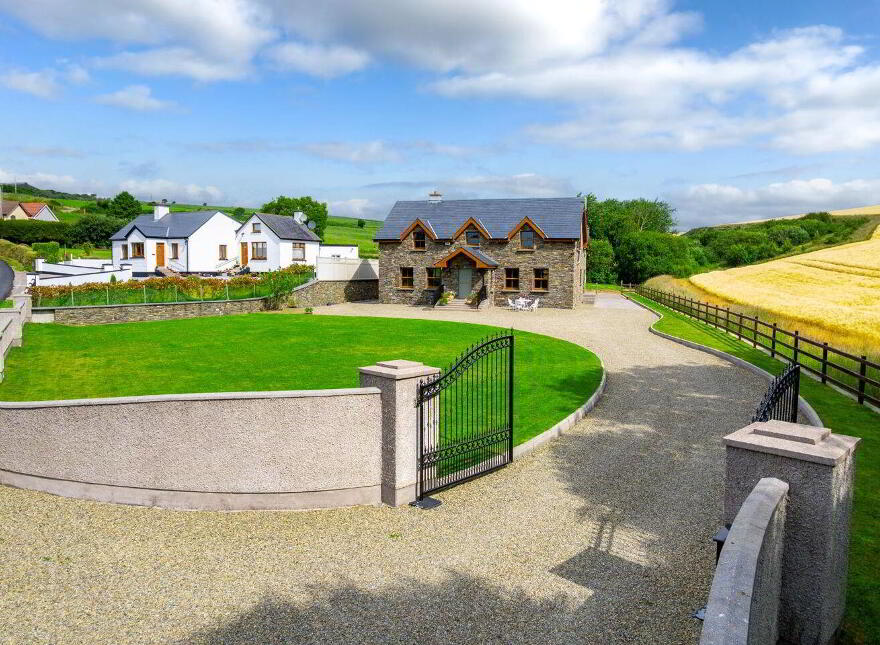 Ballinvarrig, Roberts Cove, Minane Bridge, P17K236