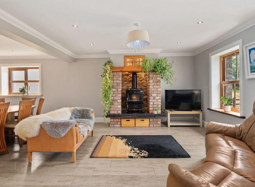 Ballinvarrig, Roberts Cove, Minane Bridge, P17K236