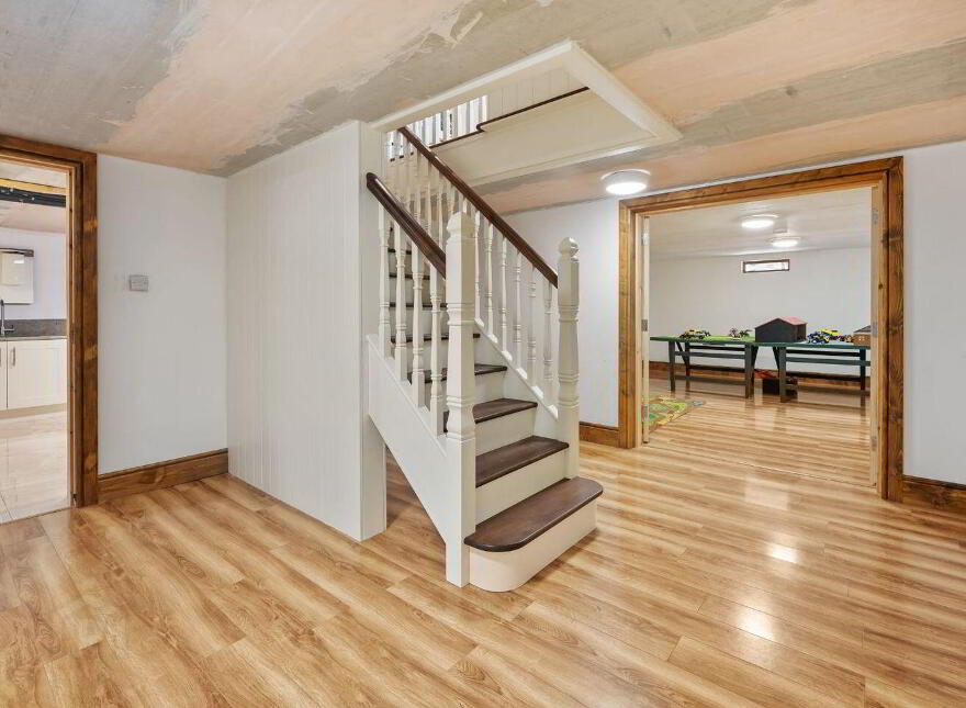 Ballinvarrig, Roberts Cove, Minane Bridge, P17K236