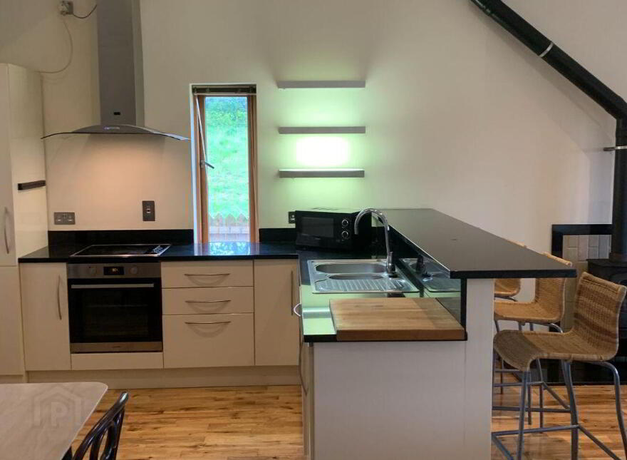 The Mews, Oysterhaven Harbour, Kinsale, P17KR66