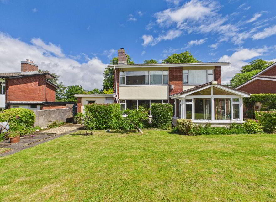 15 Woodlands, Frankfield, T12XFR7