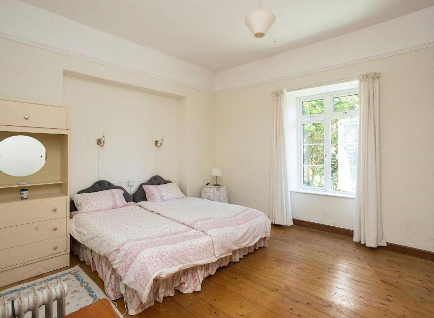 Lake View, Aghatubrid, Glandore, P81TW68