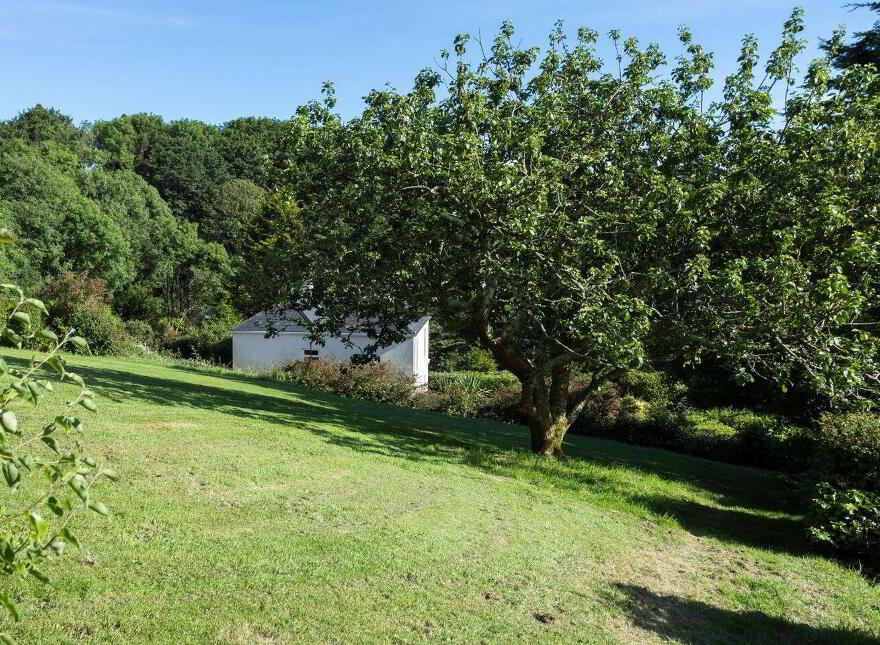 Lake View, Aghatubrid, Glandore, P81TW68