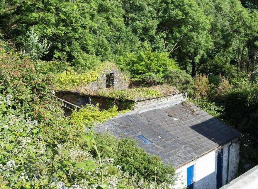 Lake View, Aghatubrid, Glandore, P81TW68