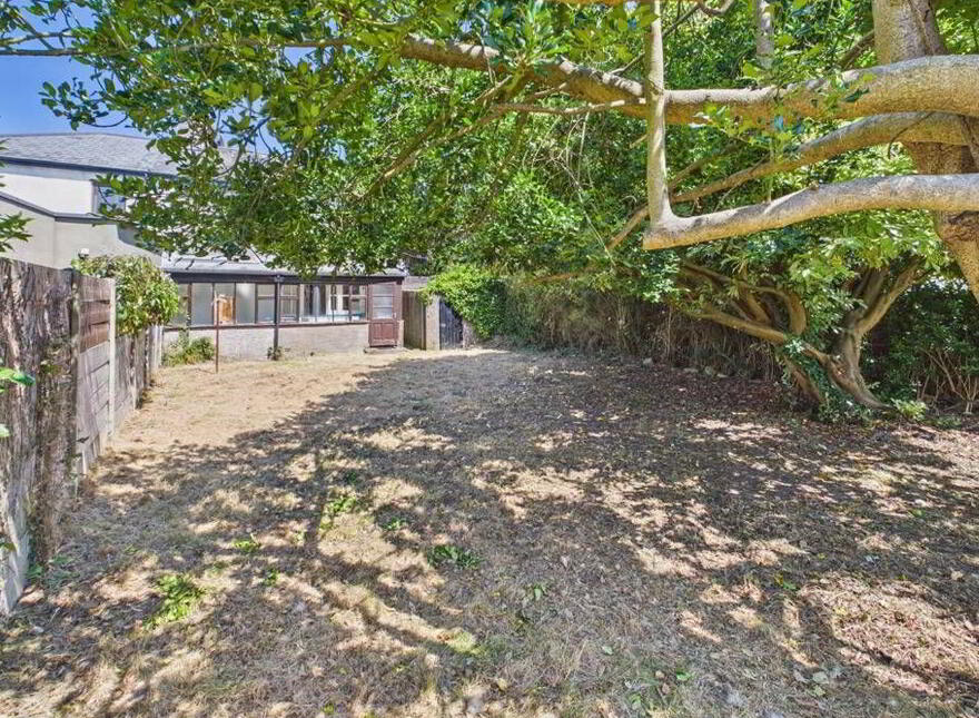 Corofin, Hartland's Avenue, The Lough, T12ENC0