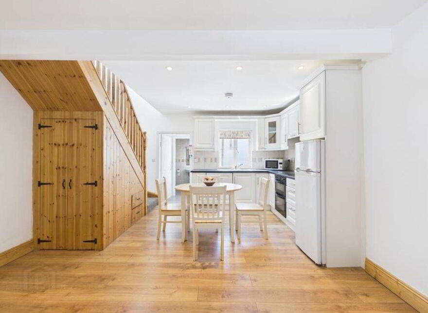 2 Hibernian Buildings, Albert Road, Blackrock, T12Y5FT