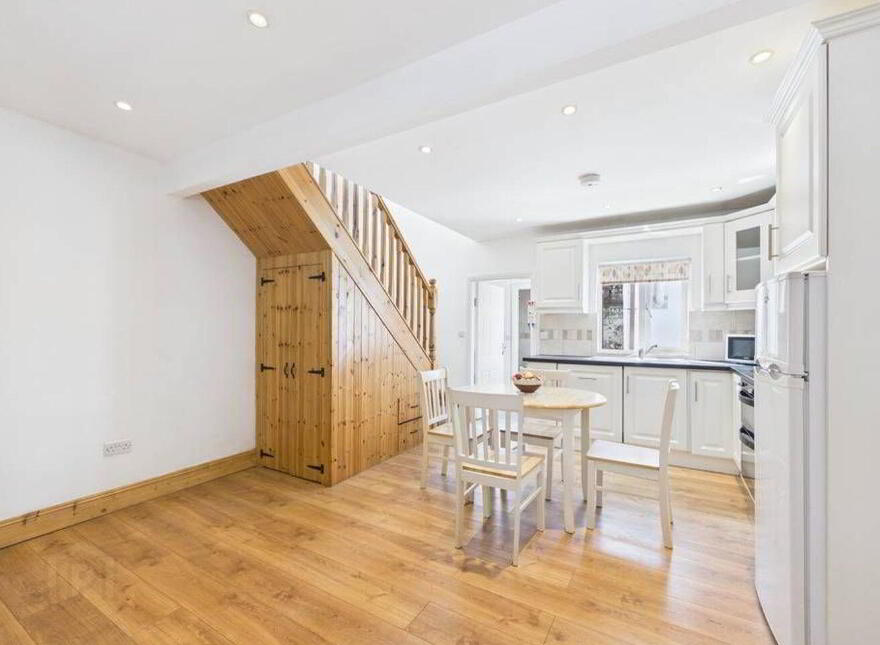2 Hibernian Buildings, Albert Road, Blackrock, T12Y5FT
