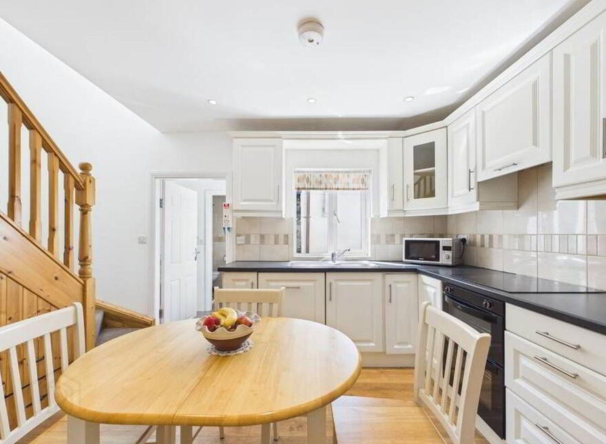 2 Hibernian Buildings, Albert Road, Blackrock, T12Y5FT