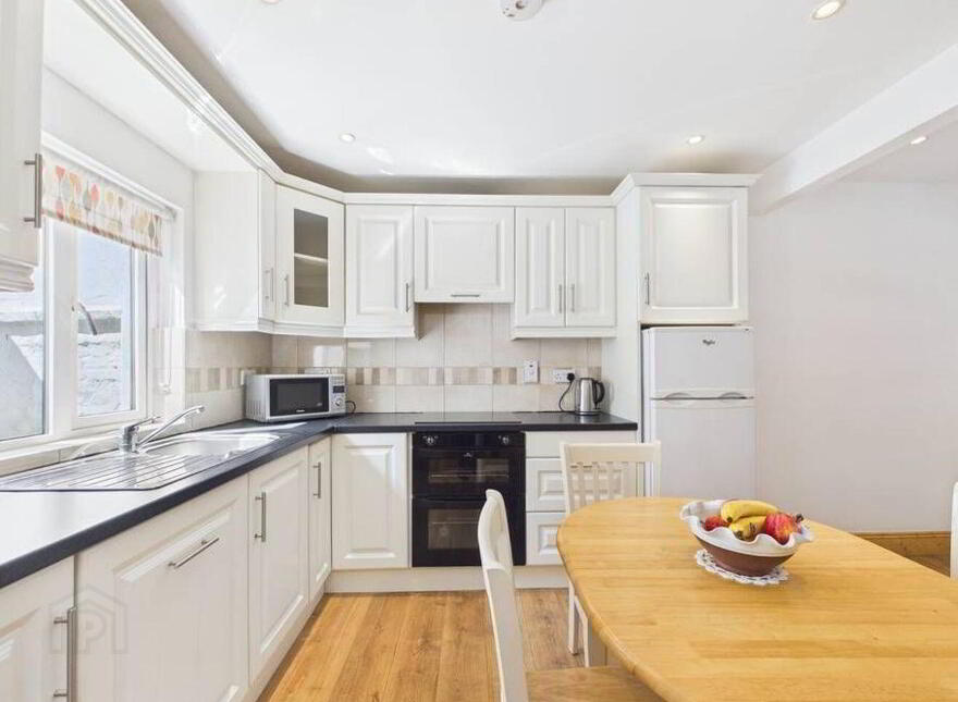 2 Hibernian Buildings, Albert Road, Blackrock, T12Y5FT