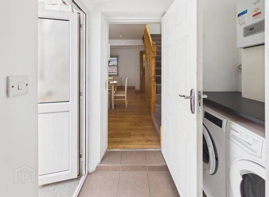 2 Hibernian Buildings, Albert Road, Blackrock, T12Y5FT