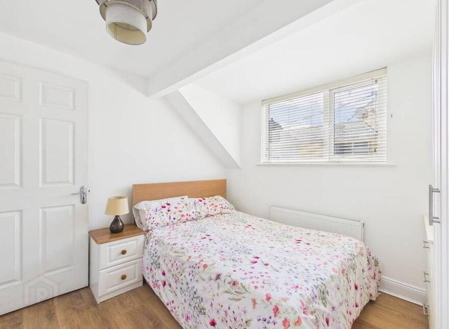 2 Hibernian Buildings, Albert Road, Blackrock, T12Y5FT