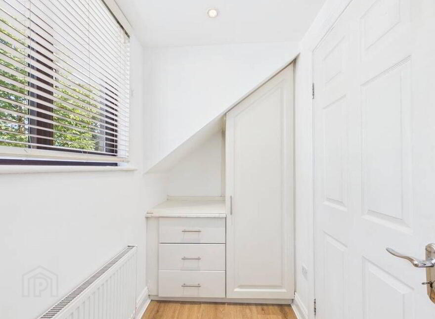 2 Hibernian Buildings, Albert Road, Blackrock, T12Y5FT