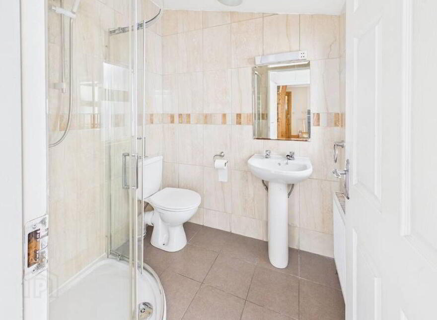 2 Hibernian Buildings, Albert Road, Blackrock, T12Y5FT