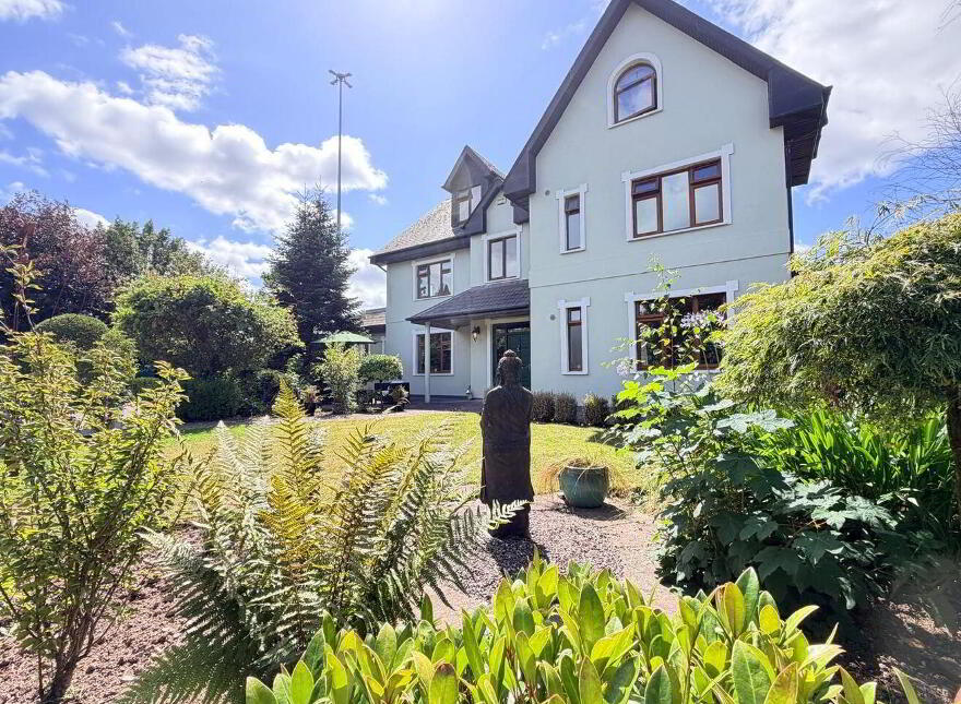 Instow, Riverbank, Douglas, T12Y9V3
