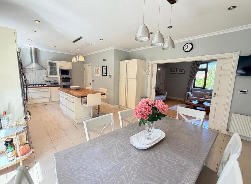Instow, Riverbank, Douglas, T12Y9V3