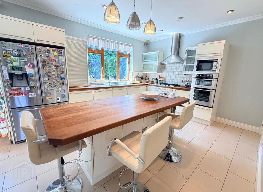 Instow, Riverbank, Douglas, T12Y9V3