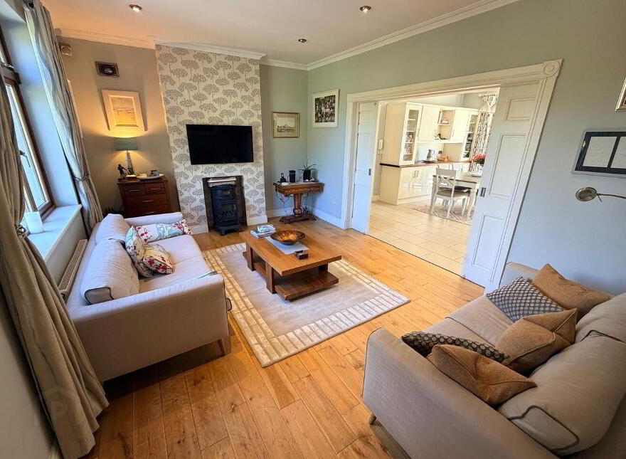 Instow, Riverbank, Douglas, T12Y9V3