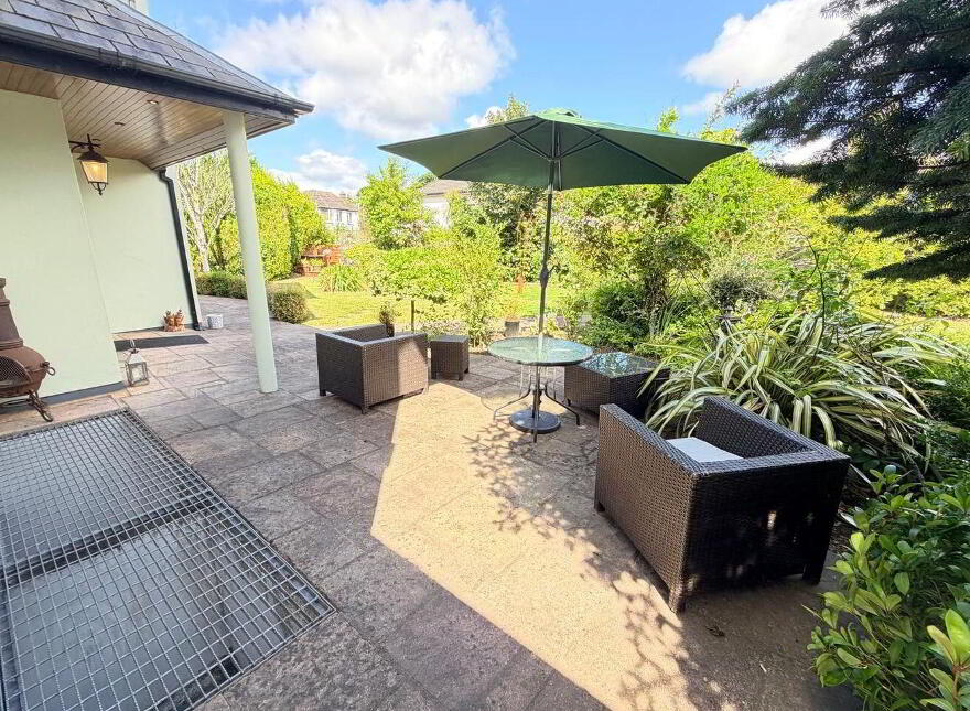 Instow, Riverbank, Douglas, T12Y9V3