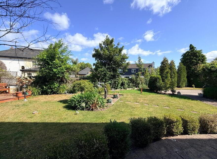 Instow, Riverbank, Douglas, T12Y9V3