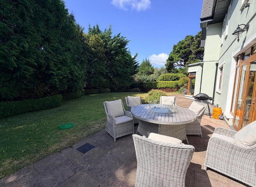 Instow, Riverbank, Douglas, T12Y9V3