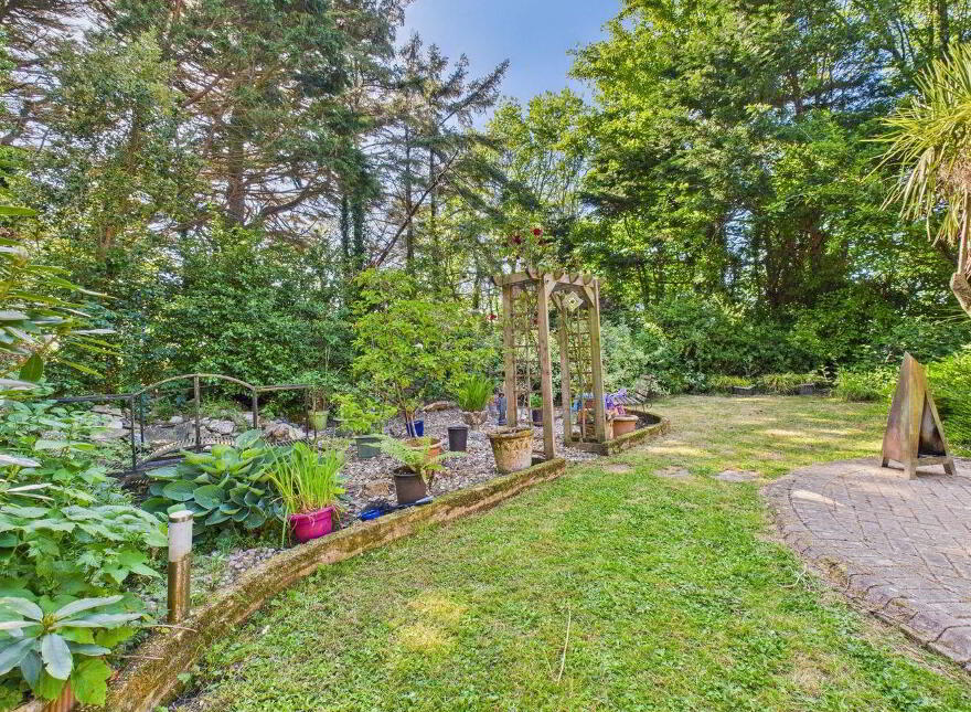 Cooleycall Farmhouse On, C. 20.5 Acres, Baldwinstown, Y35A466