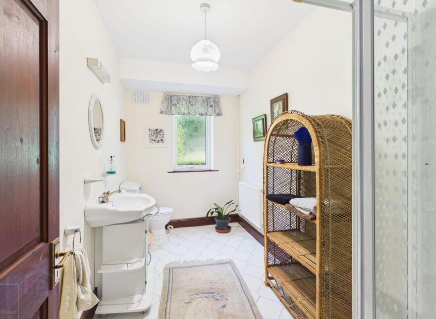 'Glenanaar', Old Hospital Road, Park, Wexford Town, Y35W977