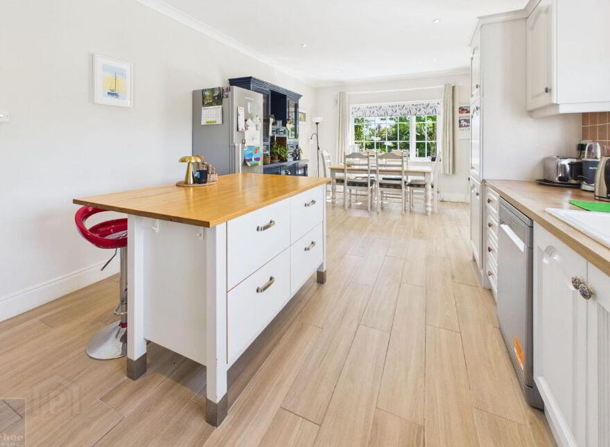 Summerville, Tomgarrow, Adamstown, Y21F854