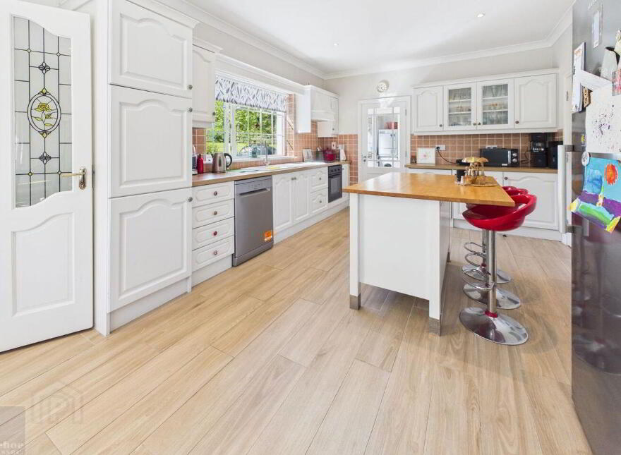 Summerville, Tomgarrow, Adamstown, Y21F854