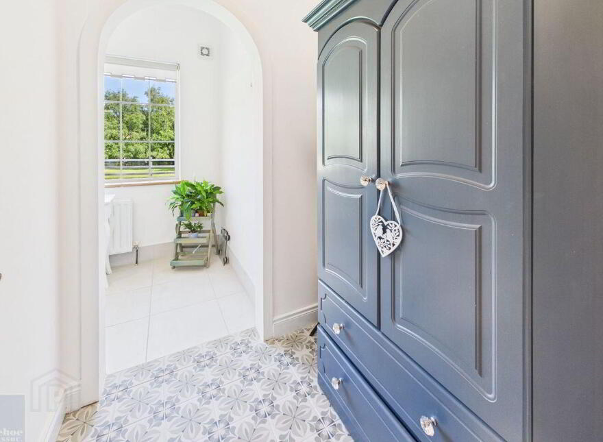 Summerville, Tomgarrow, Adamstown, Y21F854
