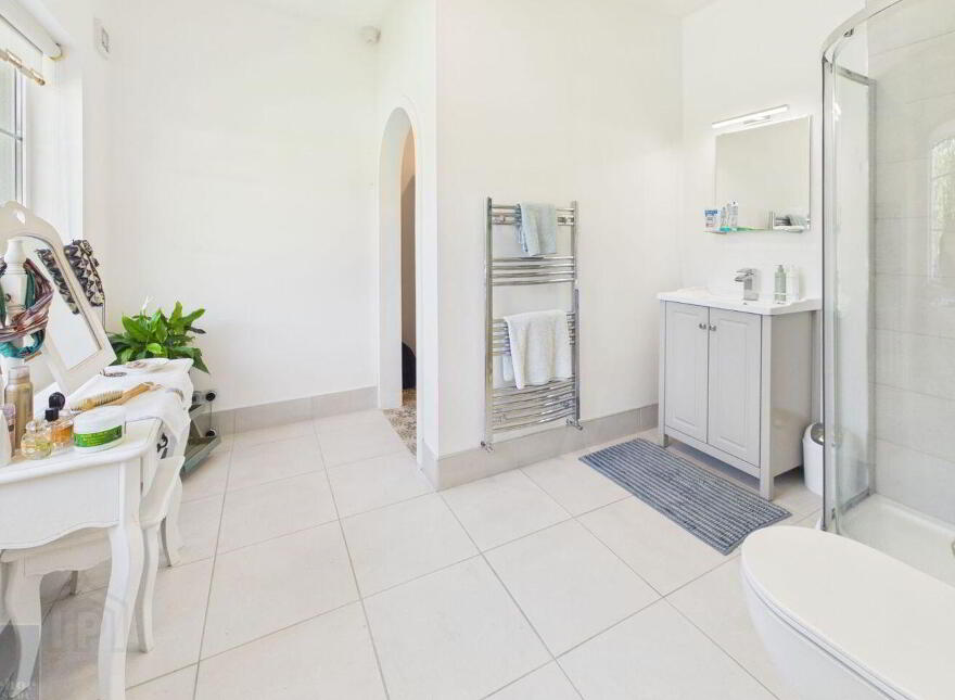 Summerville, Tomgarrow, Adamstown, Y21F854