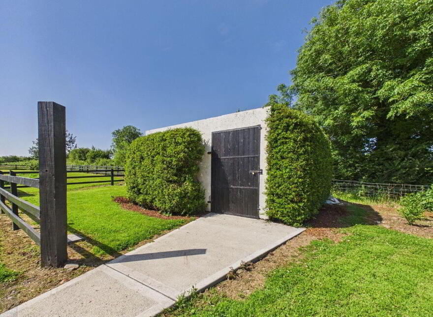Summerville, Tomgarrow, Adamstown, Y21F854