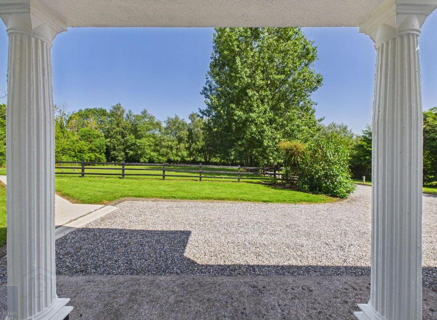 Summerville, Tomgarrow, Adamstown, Y21F854
