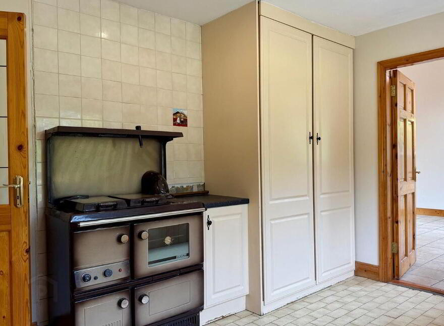 Woodside, Killanne, Y21A2F3