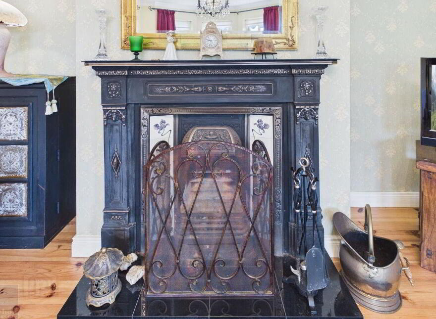 Tomgarrow, Adamstown, Y21P782