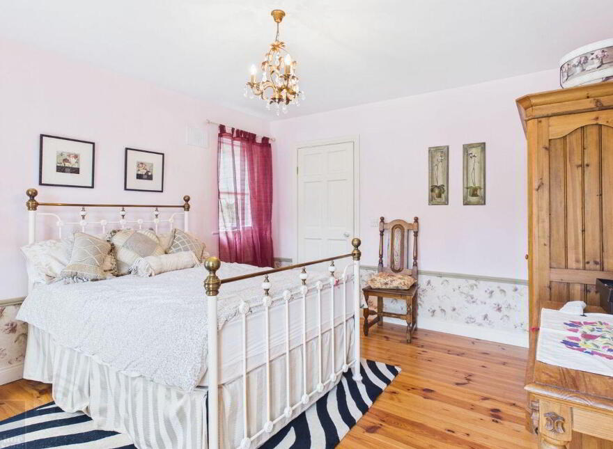 Tomgarrow, Adamstown, Y21P782