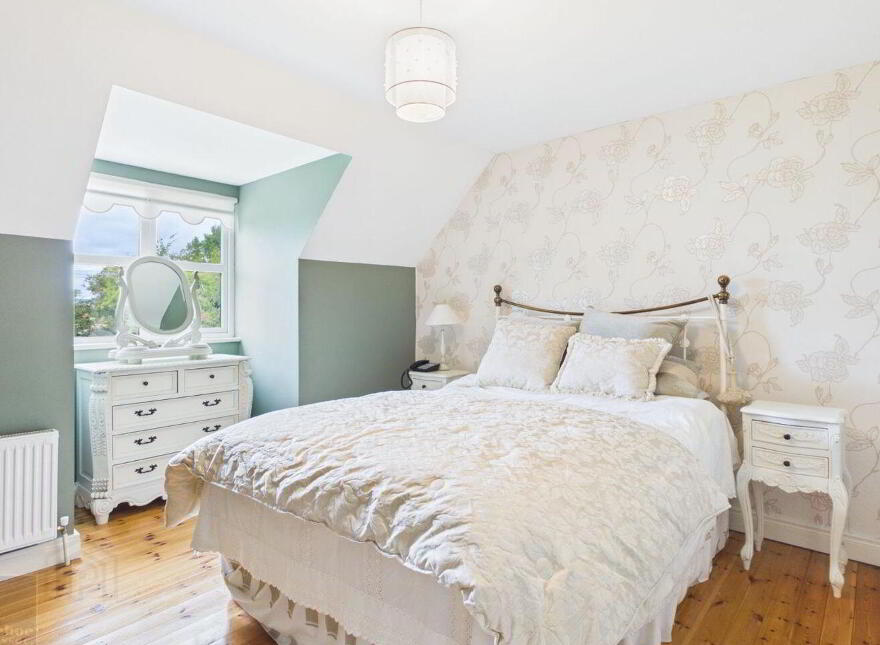 Tomgarrow, Adamstown, Y21P782