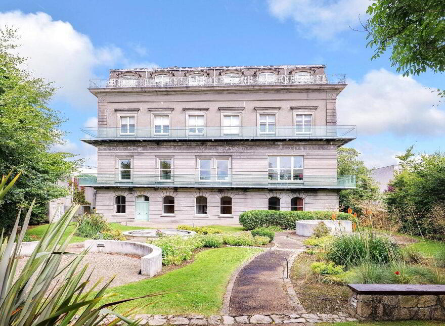 18 Mount Eaton House, Taylors Hill Road, Taylor's Hill, Taylor's Hill, H91Y1X6