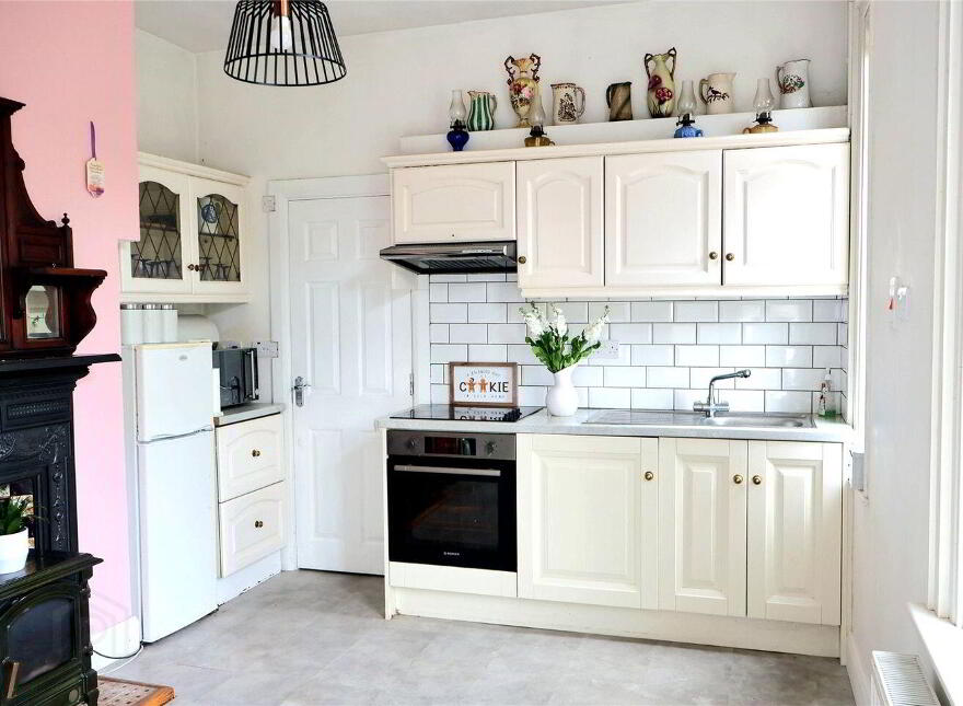 Bradmur, 5 Nile Lodge, Salthill Road Lower, Salthill, H91YK6F