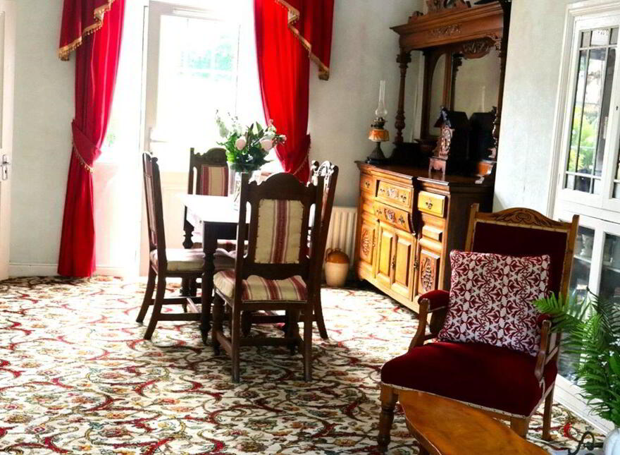 Bradmur, 5 Nile Lodge, Salthill Road Lower, Salthill, H91YK6F