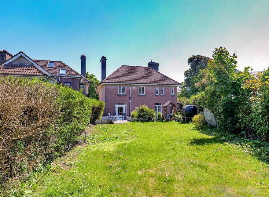 Bradmur, 5 Nile Lodge, Salthill Road Lower, Salthill, H91YK6F